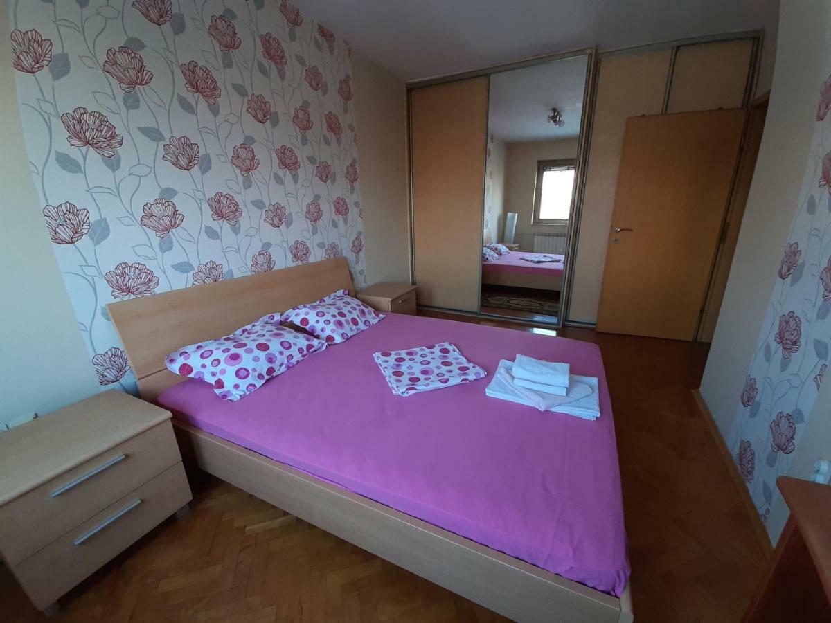Square Exclusive Apartment 3N Üsküp Dış mekan fotoğraf
